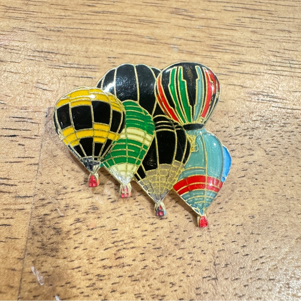 Vintage Hot Air Balloon Rally Enamel Lapel Pin Colorful Brooch Hat Tie Tac